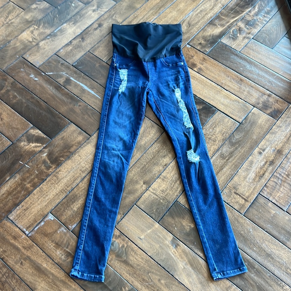 James Jeans made in USA 🇺🇸 size 25(0) distressed skinny maternity jeans